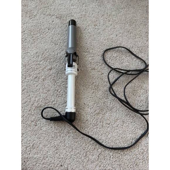 Hot Tools Other - Hot Tools Professional 1.5" Nano Ceramic Salon Hair Curling Iron
